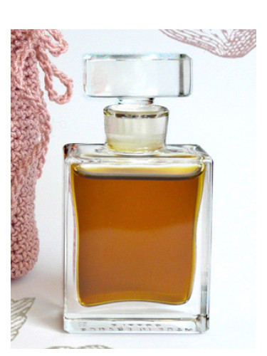 Lyra Roxana Illuminated Perfume